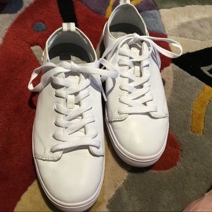 Tom’s Tennis Shoes